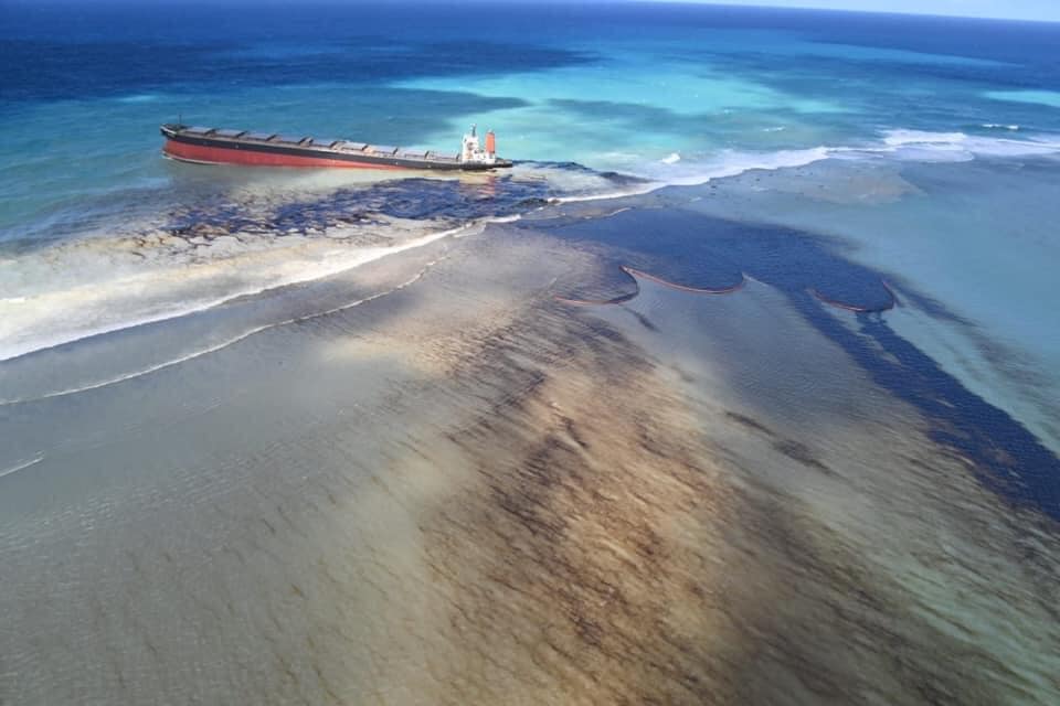 In Mauritius a giant bulk carrier ran aground on a reef, in an environmentally sensitive area in Mauritius and is spilling 3,800 metric tons of fuel oil and nobody is reporting on it and #NagashikiShipping does not make any statement - PLS SHARE <a href="/GretaThunberg/">Greta Thunberg</a>