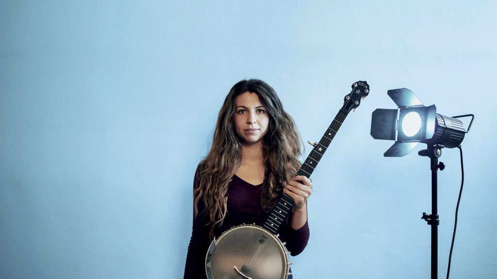 makingtracks's tweet photo. Tonight at 7pm BST, 2020 Fellow Kate Griffin shares her knowledge and passion for clawhammer banjo, challenging some stereotypes along the way! https://t.co/BXfOkSJCVt #makingtracks2020 #banjo https://t.co/LchEinZw4G