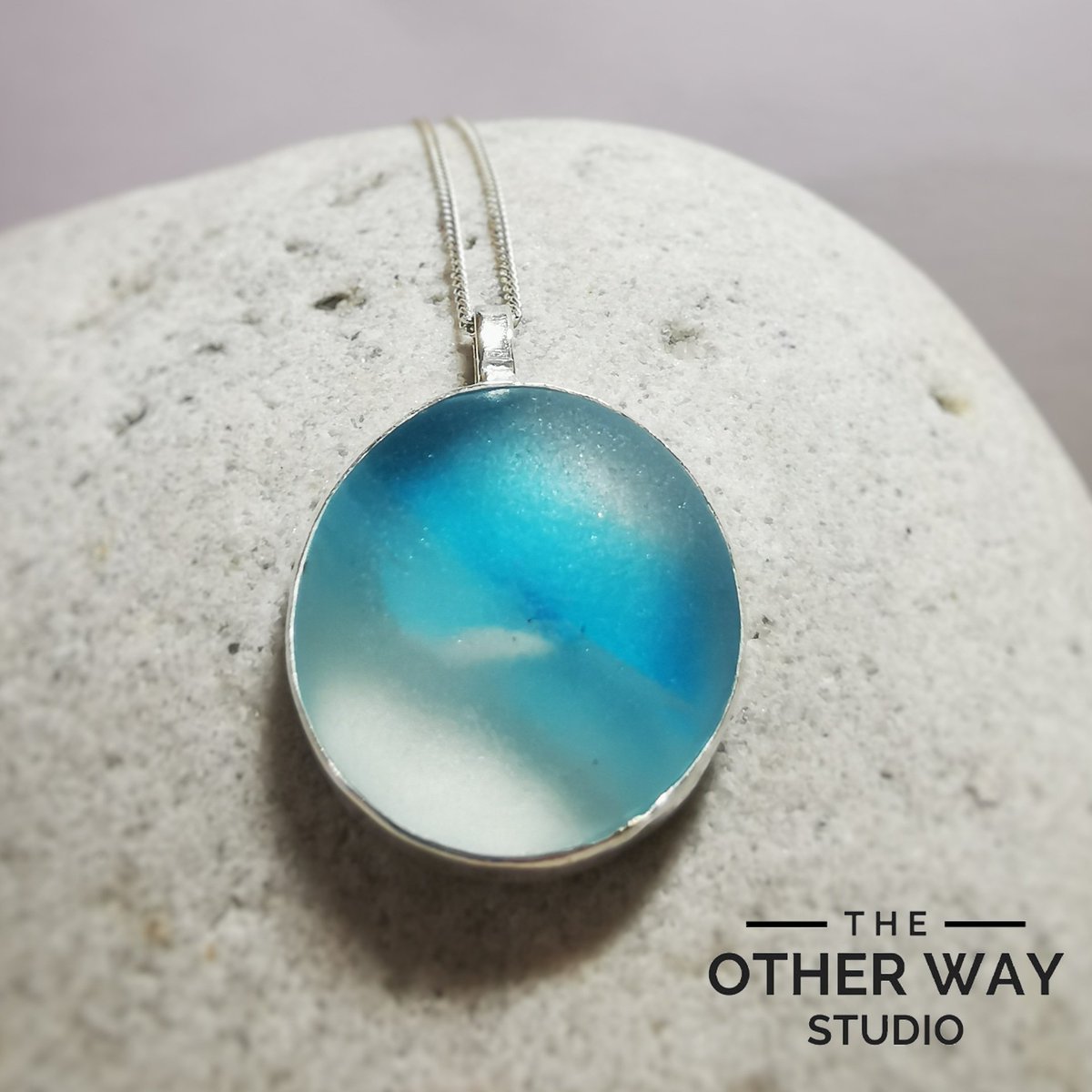 OtherWay_Studio's tweet photo. Mixed Blue Silver &amp; Sea Glass Pendant - Handmade
☀️ FREE DELIVERY &amp; GIFT WRAP
#HandmadeSilver #HandmadeInUK #Jewellery #necklace #accessories #SwanseaBusiness https://t.co/1dKwxXXwkR
