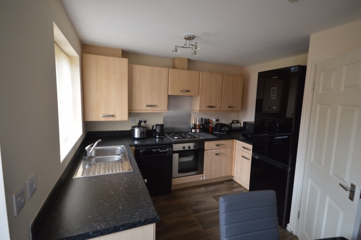 castledwellings's tweet photo. 🏡For Sale: #Springfield Road, #Wakefield 

﹡﹡NEW TO THE MARKET ﹡﹡ This two bedroom semi detached property is situated in a popular modern development close to both Leeds and Wakefield. 

🌍https://t.co/A19jC8hNSR #EstateAgents #ForSale #Property #House https://t.co/SQ5jgpYhFF