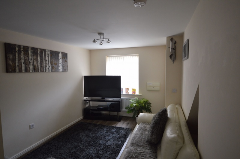 castledwellings's tweet photo. 🏡For Sale: #Springfield Road, #Wakefield 

﹡﹡NEW TO THE MARKET ﹡﹡ This two bedroom semi detached property is situated in a popular modern development close to both Leeds and Wakefield. 

🌍https://t.co/A19jC8hNSR #EstateAgents #ForSale #Property #House https://t.co/SQ5jgpYhFF