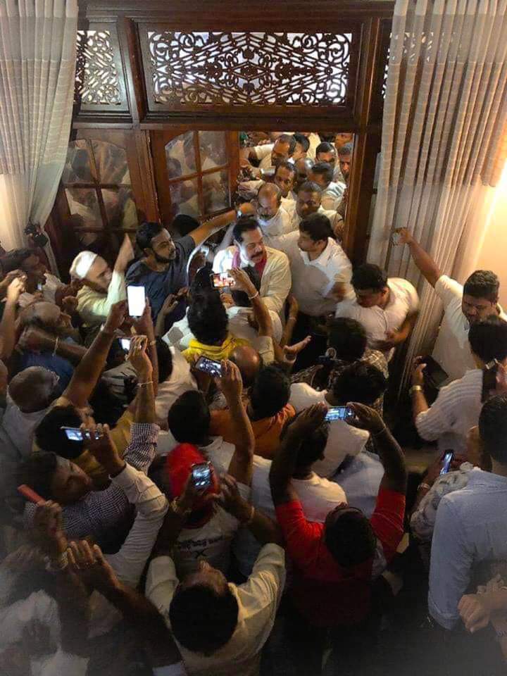 Riz____________'s tweet photo. විජයග්‍රහණය මව්බිමටයි !
#MahindaRajapaksa https://t.co/81TM1q5QpT