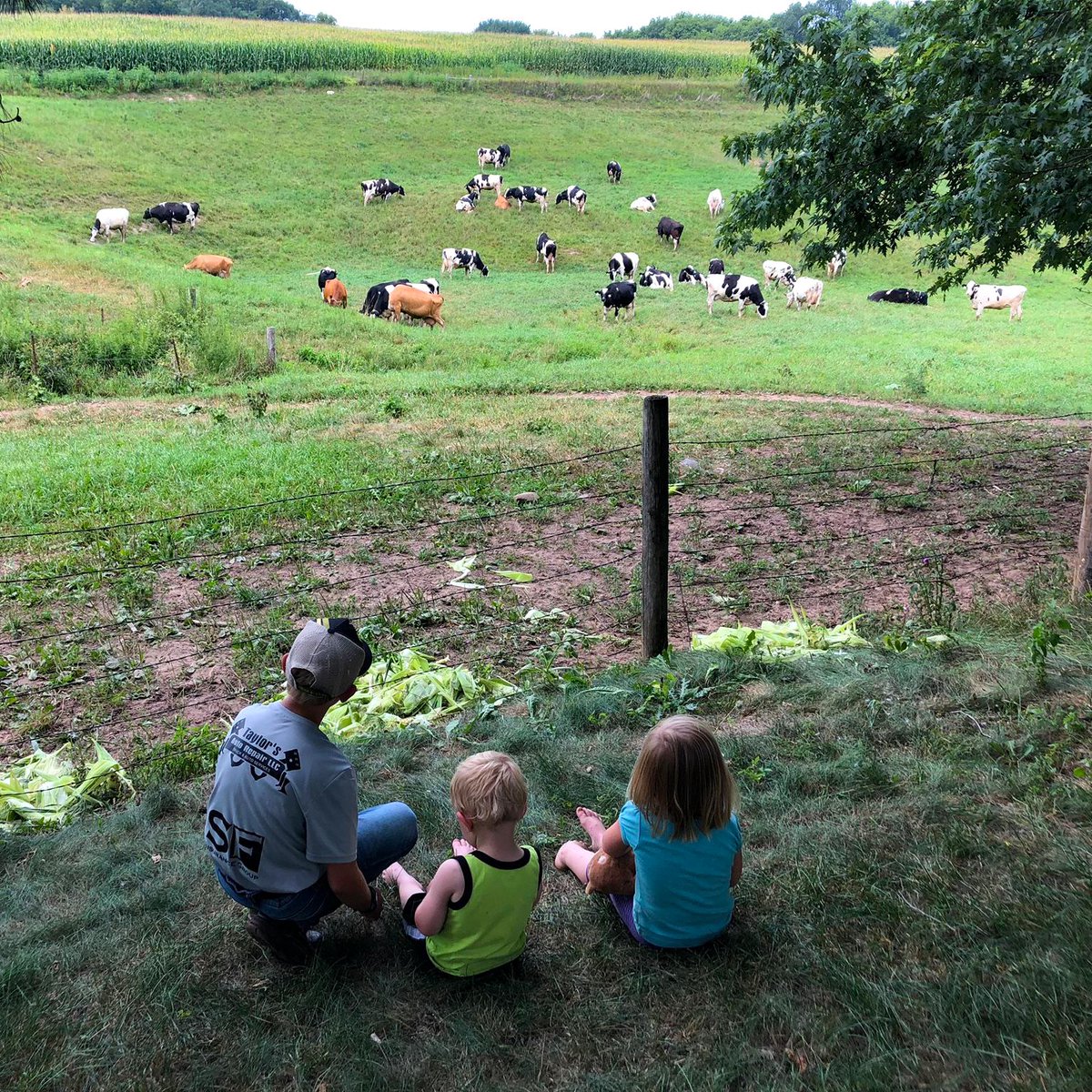 Some of the most perfect moments are spent by simply enjoying the view. 📸 Somerset, Wisconsin