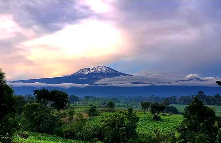 OclaaAdventures's tweet photo. K I L I  B A S E  C Y C L E  3 6 0
Is Tanzania tours in your bucket list to explore? Book this unforgettable Cycling tour around the base of Africa’s tallest mountain and highest volcano. This is a bike trip like no other!
#oclaa #kilibase360 #biketours

https://t.co/5aUJJX0Z3N https://t.co/NcSA98zVfG
