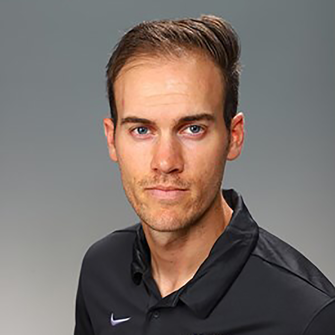 UnitedCoaches's tweet photo. On this week's show, pres. by @teamsnap, @DeanCLinke chats with former #USMNT defender &amp; National Soccer Hall of Famer, Desmond Armstrong, @NUMensSoccer's @Tim_Lenahan and @Tymiller01, and we meet 2 more 30 Under 30 members @alexiapoon and @JasonOrban

🎧https://t.co/T4cmS4gUvI https://t.co/SOMTI3Ge56