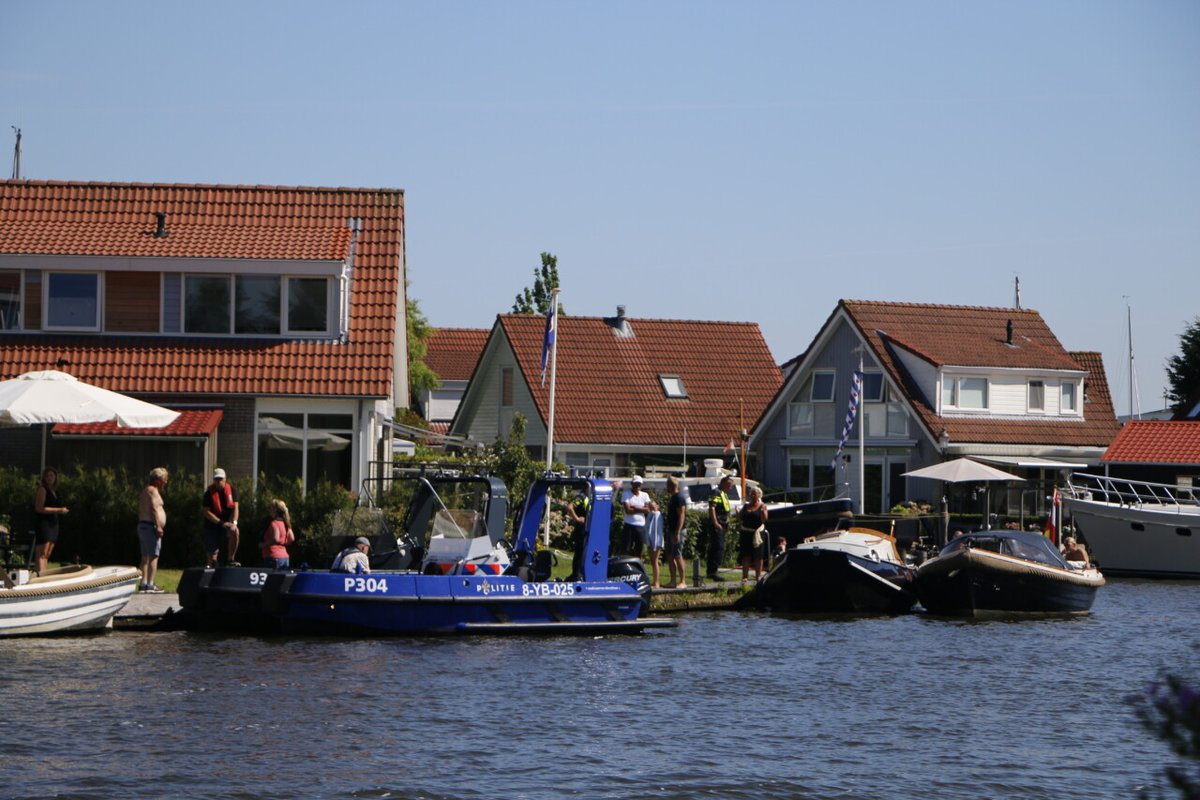 Hulpdiensten ingezet voor aanvaring bij Grou - #Friesland -..