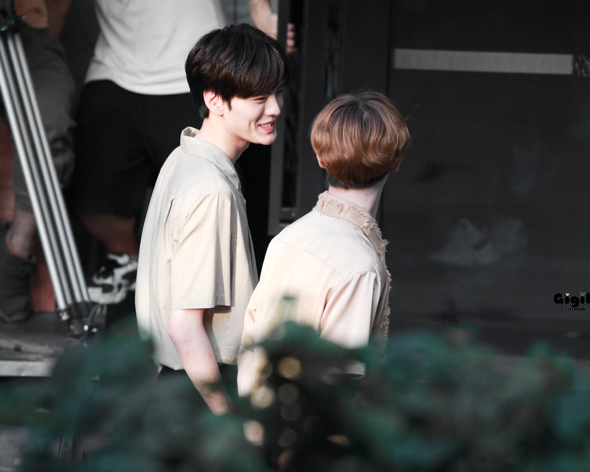 bitingslove's tweet photo. 🤗🤗🤗
©Gigil·1121x0318
#毕廷 #BiTing #ปี้ถิง #毕雯珺 #朱正廷 #BiWenjun #ZhuZhengting #NEX7 #Top57 https://t.co/BarYn11mKR