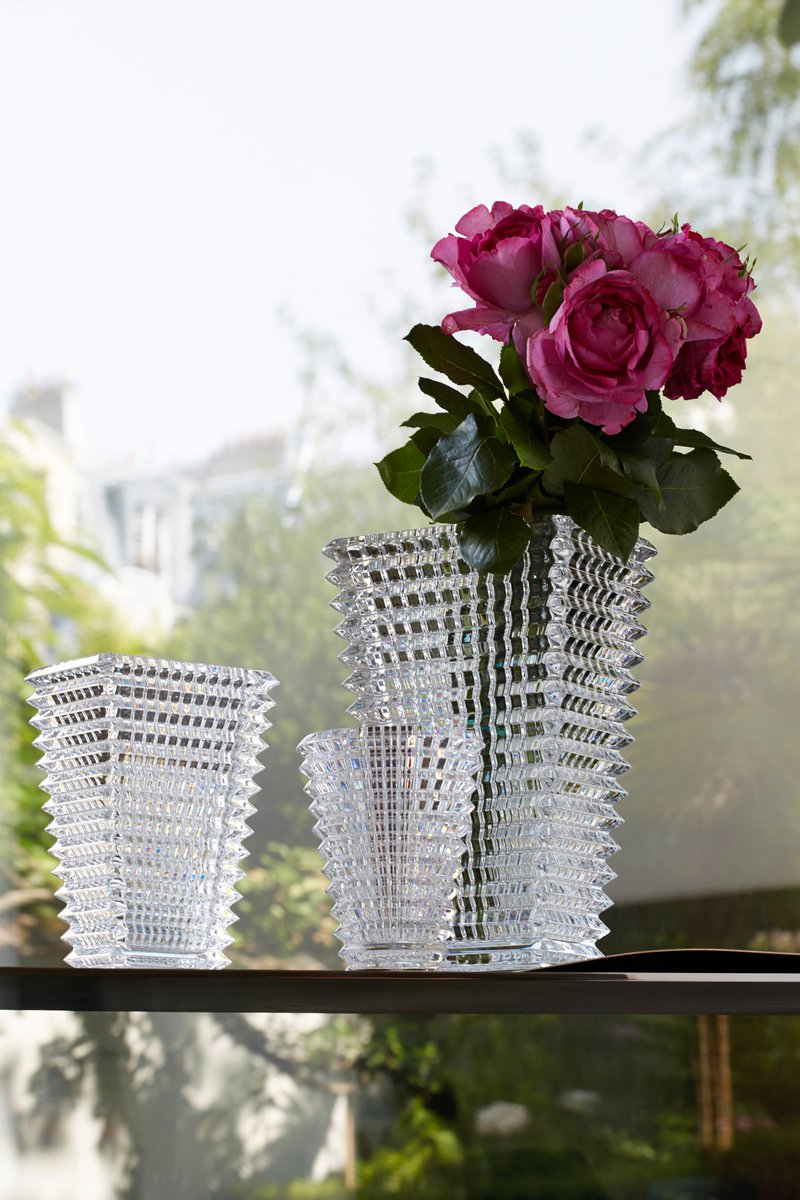 Summertime suggestion: make clear-cut choices.

bacca.at/iWjh

#ASummerWithBaccarat #SummerInTheShade #Vase #Décoration #FlowerLovers #ArtOfFlowers #LuxuryHomes