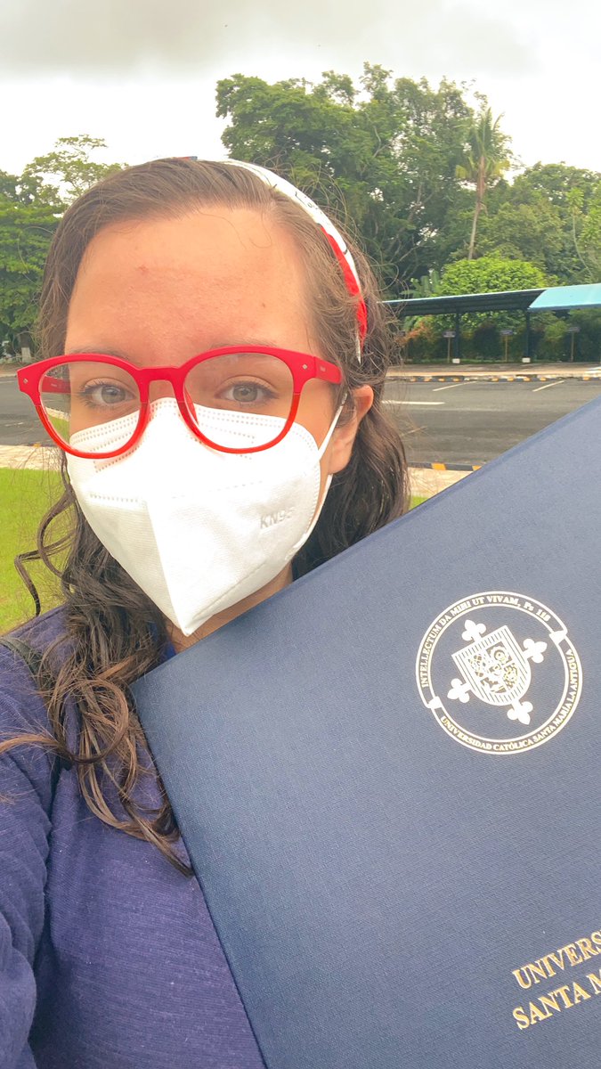 Mafeardila08's tweet photo. ♥️♥️♥️ finally!!!! Licenciada en Ciencias de la Comunicación Social 🎓 https://t.co/rX8vwrt1BD