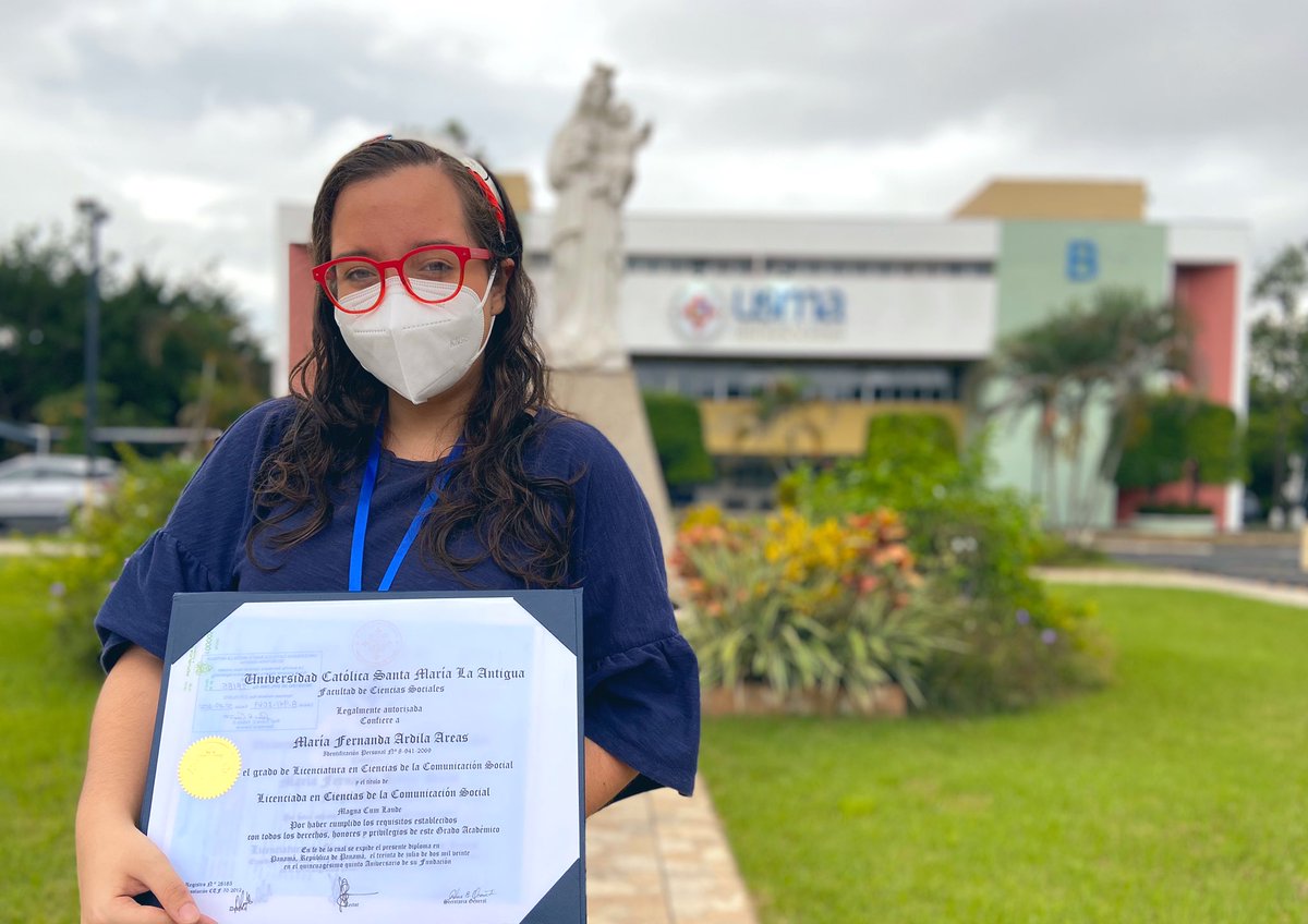 Mafeardila08's tweet photo. ♥️♥️♥️ finally!!!! Licenciada en Ciencias de la Comunicación Social 🎓 https://t.co/rX8vwrt1BD