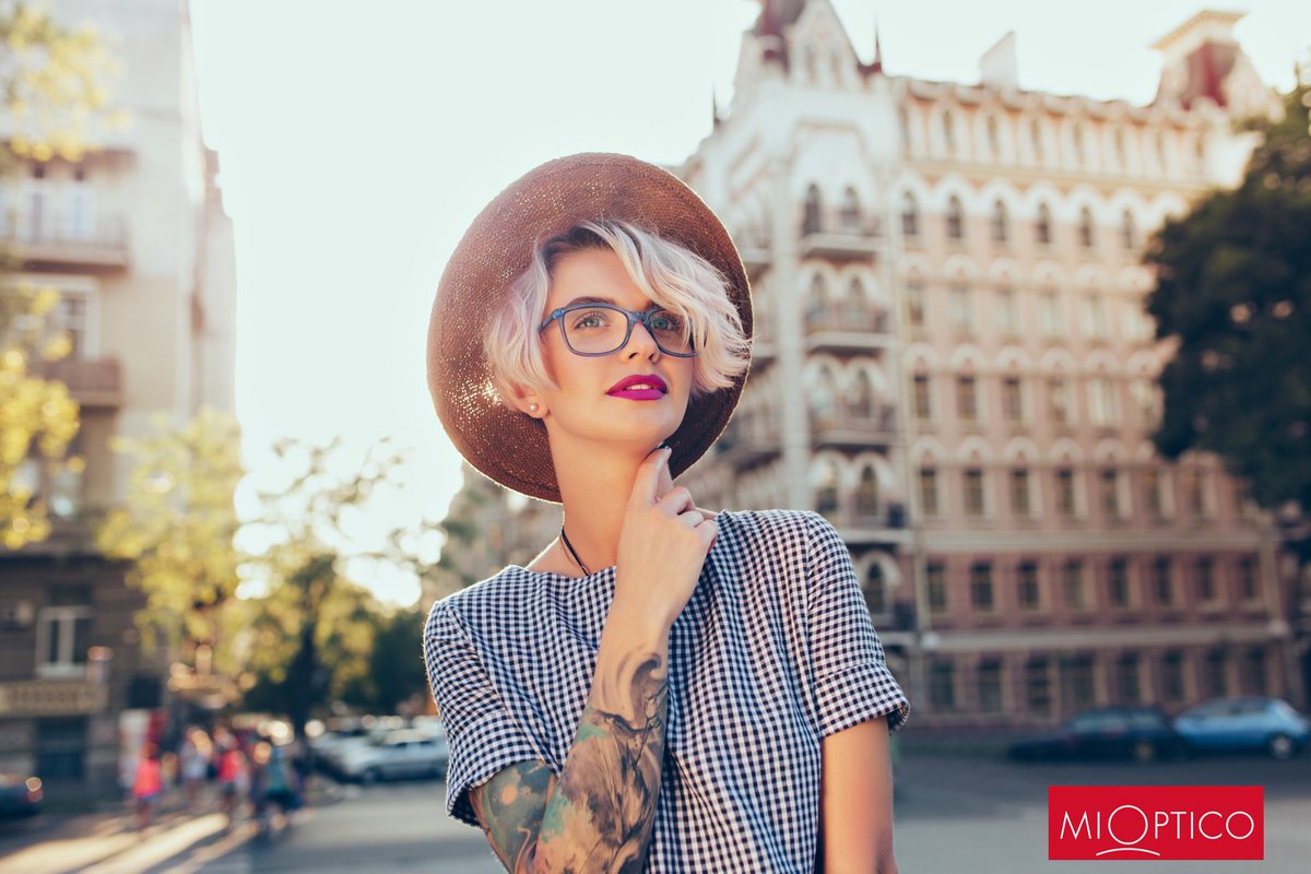 Ahora hasta un 50 % en todas las monturas para tus gafas graduadas y las segundas gafas de regalo. ¡Te esperamos!
#gafasdemoda #TuSaludNuestroCompromiso #MIOPTICO #50PORCIENTO