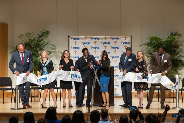 lisay_chen's tweet photo. Through @YearUp, talented students get an opportunity at entering successful careers. Check out how @BankofAmerica brought this program to Charlotte for the first time! @CharlotteAgenda #YUGrads2020 https://t.co/XjcCaM2Afz https://t.co/deDWfTKaUR