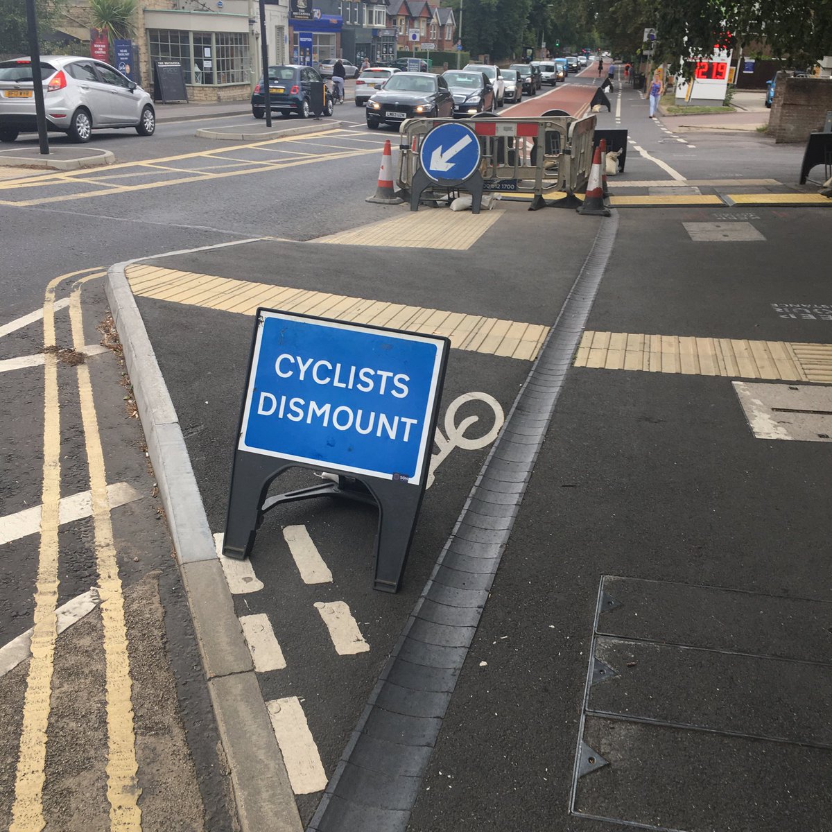 jonny_ives's tweet photo. Good luck with tranche 2 @OxfordshireCC. You’re going to need it.
#linesandhedges #arseandelbow
@cycloxoxford https://t.co/3En5FswYAl