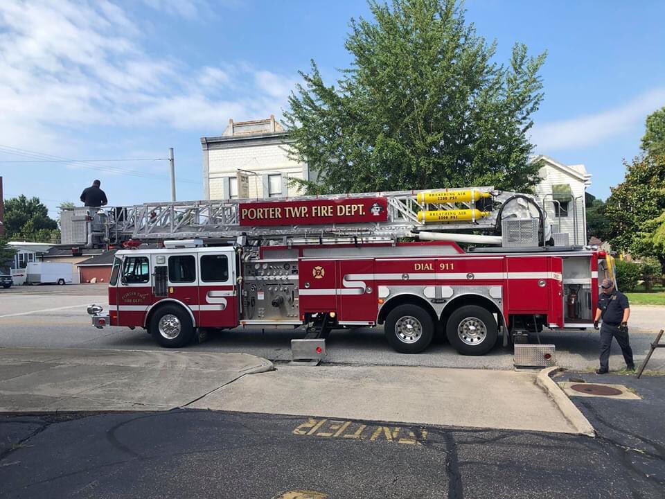 westernsunlodge's tweet photo. We would like to thank Firefighters Dylan Hale and R. Green from the Porter Township Fire Department as well as Les Davison from Scioto Water for helping us replace the broken rope on our flag pole. 

#ThisIsOhioFreemasonry #ohlodgelife https://t.co/RGJ6VB7nUo
