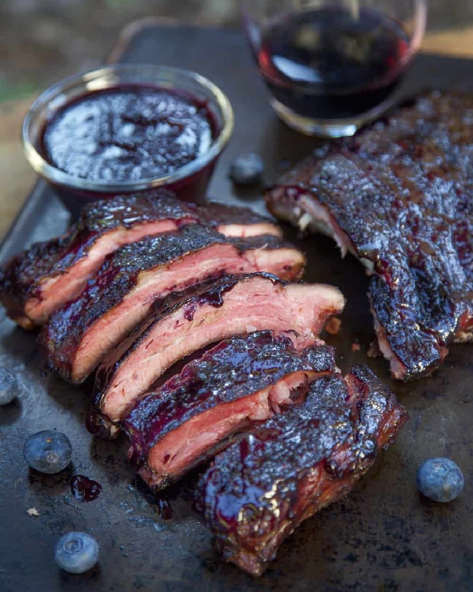 Everything tastes better with Buffalo. 

Recipe: vindulge.com/blueberry-bour…