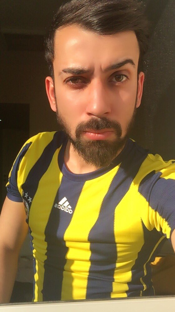 #SevgiLimitTanimaz Fenerbahçelilerden daha değerli bir şey varsa o da Fenerbahçe’dir.
