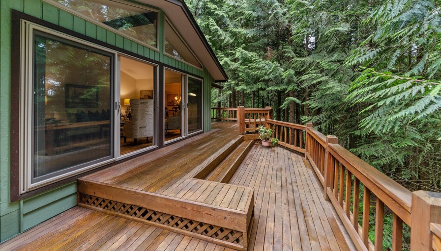ISELLStThomas's tweet photo. Building a deck is an excellent summer project and the perfect opportunity to flex your building skills. But wait - before you start cutting those boards you might want to read this.
https://t.co/MMzqSiAL9F
#backyardreno #decks #deckbuilding #summerproject https://t.co/plMErKKwUQ