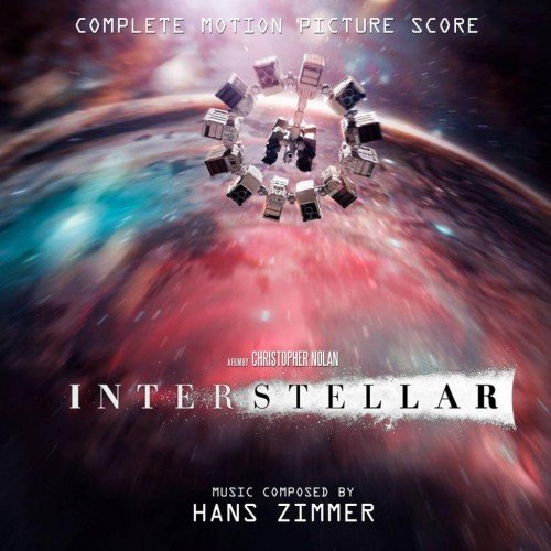 Si vous le pouvez je vous recommande très fortement de mettre la BO de Interstellar en fond de lecture, réalisé par l’excellent compositeur Hans Zimmer.