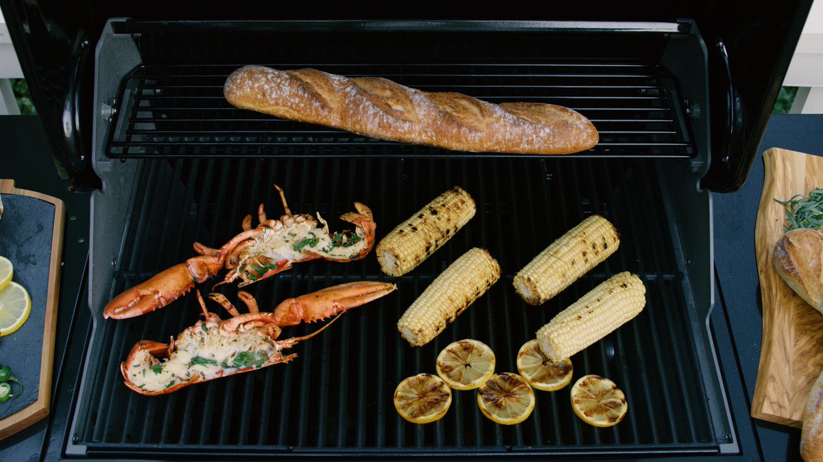 VC_BBQ's tweet photo. Grilling 101: To pre-heat, light all burners and adjust them to the highest temperature setting. Allow to heat for 5 to 10 minutes with the lid closed. #ForTheOutsiders https://t.co/NOiY2Ia3g3