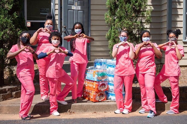 Our friends at @nursesupport911 are making a huge difference with their Wipes and Meals event to help the homeless community. Hundreds of care packages were made to help those in need. Thank you for all that you do @nursesssupport911 💚 #hhscrubs #helpingthehomeless #dogood