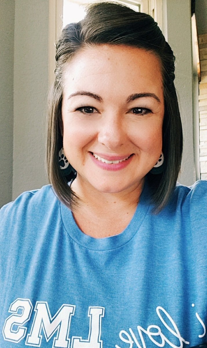 Mrs_VRod's tweet photo. Back at it! So excited to start my new role with the best team! @LeanderTigers #eslmath #backtotheWestDen https://t.co/T4iHNwhglc