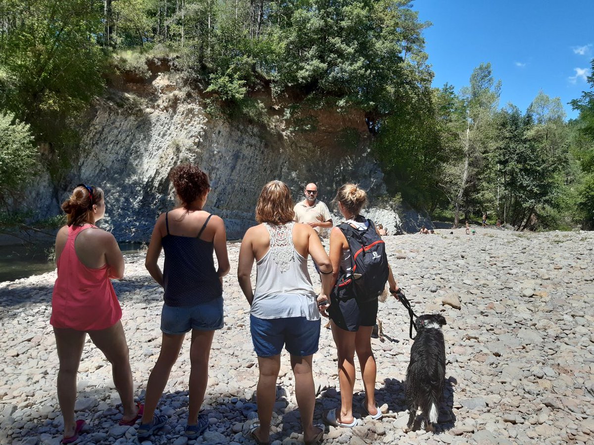 diba's tweet photo. Dilluns incendi a Sant Mateu de Bages, dimarts a Terrassa i dimecres a Castellví de Rosanes. Els 3 agrícoles i de menys de 500 m2. Els #incendis no s'aturen però el nostre #PVI2020 tampoc. Ni fum, ni foc. Cap descuit al bosc!
📸Ahir fent sensibilització a Guardiola de Berguedà https://t.co/toKEq2tHUs