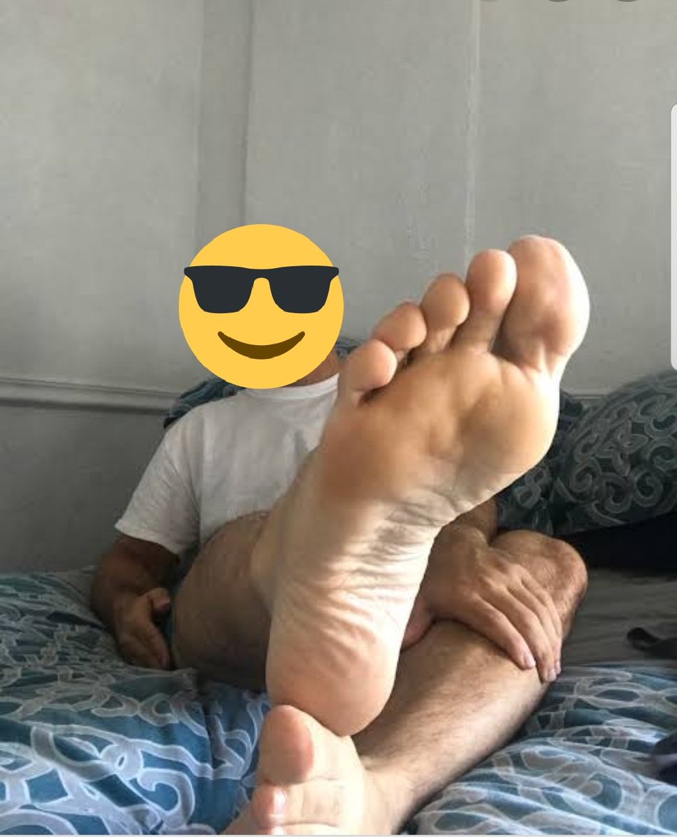 666master1905's tweet photo. Ayaklarimin altina alip vicigi cikana kadar ezecegim yer ile ayaklarimin altinda sakiz gibi dumduz olucak aciya dayanikli kopekler dm den ulasssin gel ve ayaklarimi yala öp köpek @malefeet @gayarabul @tramplefeet @crush @bdsm @dirty @masterfeet https://t.co/v1Sg6KHdUC