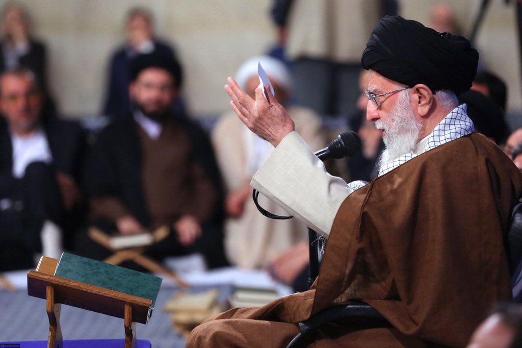 sayedmmousawi's tweet photo. #الإِمامُ_الخَامنئي :

 نَوَّرَ نُورُ بَهَائِهِ قُلُوبَ المُحِبِّينَ .

 سَيكُونُ الصَبرُ عَلى هذهِ الحَادثةِ 
صفحةً ذَهَبيةً تُسطّرُ ضِمنَ مفاخِرِ لبنانَ . 🇱🇧 https://t.co/WEkj3IXUej