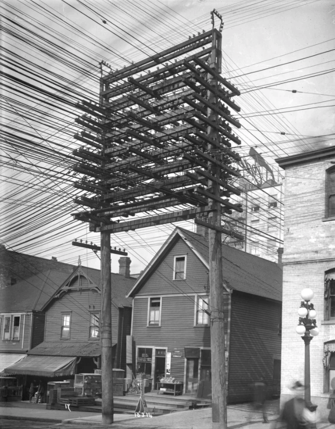 DKiernanSkelly's tweet photo. Dear @EversourceCT  - Overhead power distribution was one of the great inventions of the 19th C.  It is the 21st C.  Please put lines underground.  Sincerely, Everyone #StormIsaias https://t.co/40eq2Lw7iP