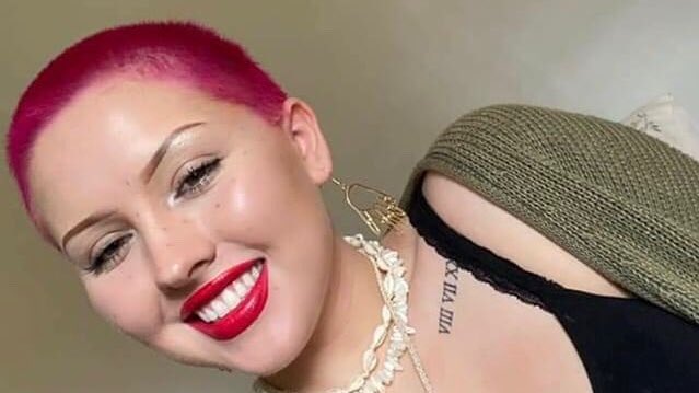 visitmediapa's tweet image. Plug into Pink Power at Styling Point Salon at 5 Points. Cut by Dee / Color by Lauren. See what color is right for you - call 610 566 1070 for an appointment or visit stylingpointsalon.com #MediaStyle #Shop5Points