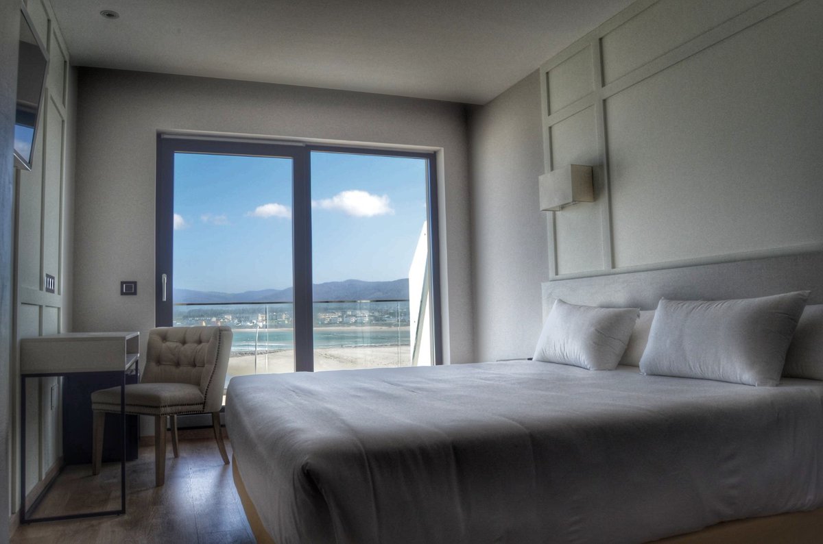 ocahotels's tweet photo. Instalados en #Foz. ¡Y ahora a disfrutar de las vistas, de la compañía, de los sabores y olores de #AMariña ¡¡Y esta noche de nuestra #cenaclandestina en #Llas!!
¿Es un planazo o qué?
https://t.co/Y4HmkHSG9p
#NecesitasOca
@amarina_turismo @Turgalicia https://t.co/2Vcm8yFDqs