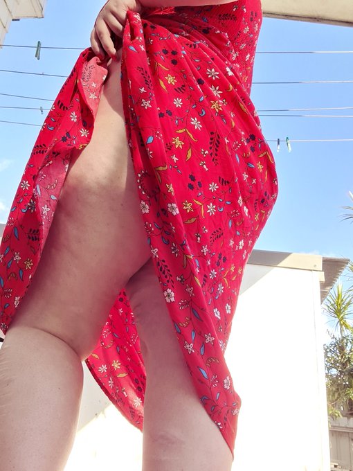 I love red 😘 https://t.co/MJ8p64vDSO<a href="/tag/bbw"class="tags"><span>#bbw</span></a><a href="/tag/pawg"class="tags"><span>#pawg</span></a><a href="/tag/buttplugged"class="tags"><span>#buttplugged</span></a>