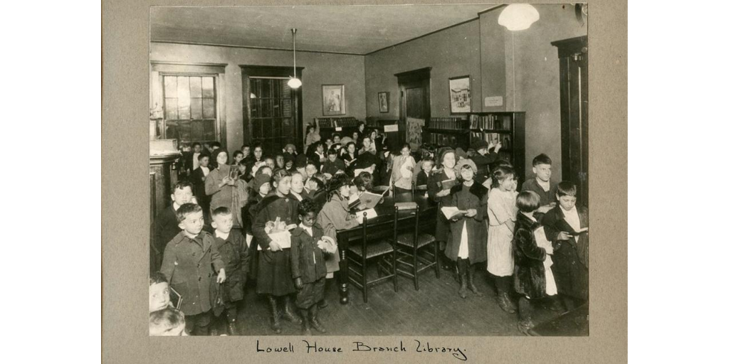 NHFPL's tweet photo. Here's a gem from our #digitalcollections - A group of children in the reading room of the Lowell House branch library in 1926. Find more scanned photos documenting the #NHFPL's history at https://t.co/GabJ3N63pb
#oldlibraries #libraryhistory #tbt https://t.co/iljfkzRHW3