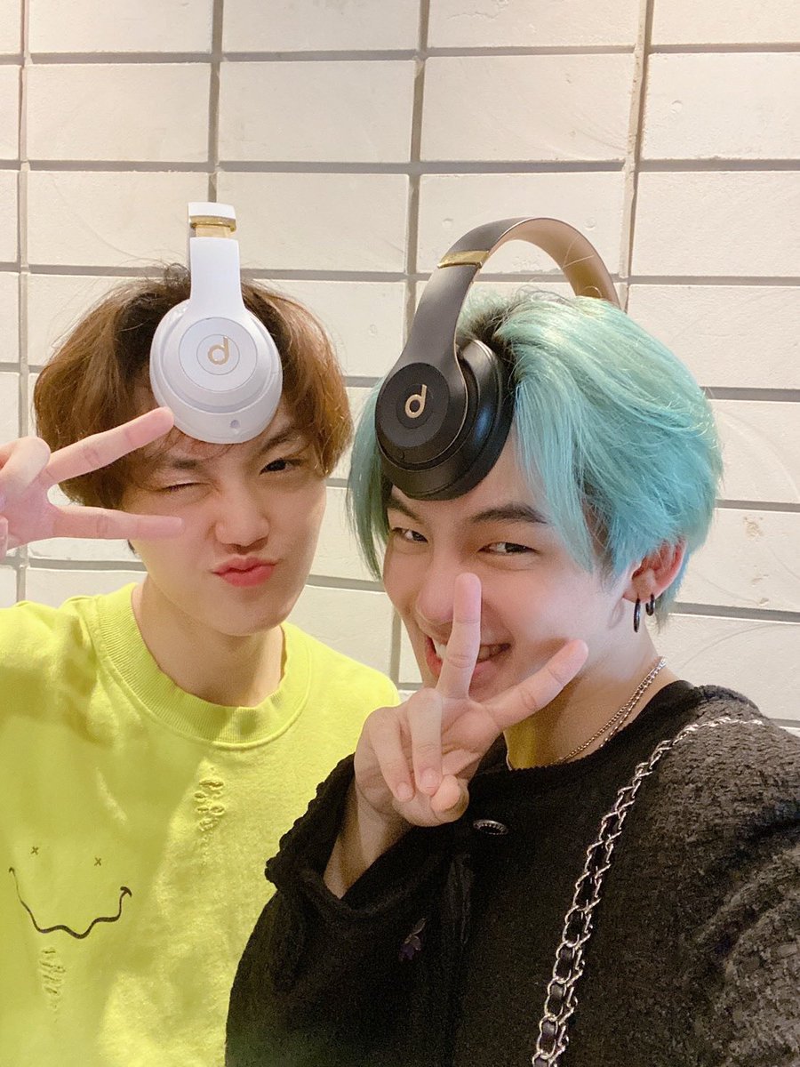YedamD0younG's tweet photo. dosuk stans i dont have any intentions to make you cry but yes look at their dorkiness their smiles they lean on each other they hug each other , okay i cant stop crying.  the way hyunsuk said his heart hurts if doyoung face any hard times alone, urgh my mind just dosuk dosuk https://t.co/1m46tQWeVV