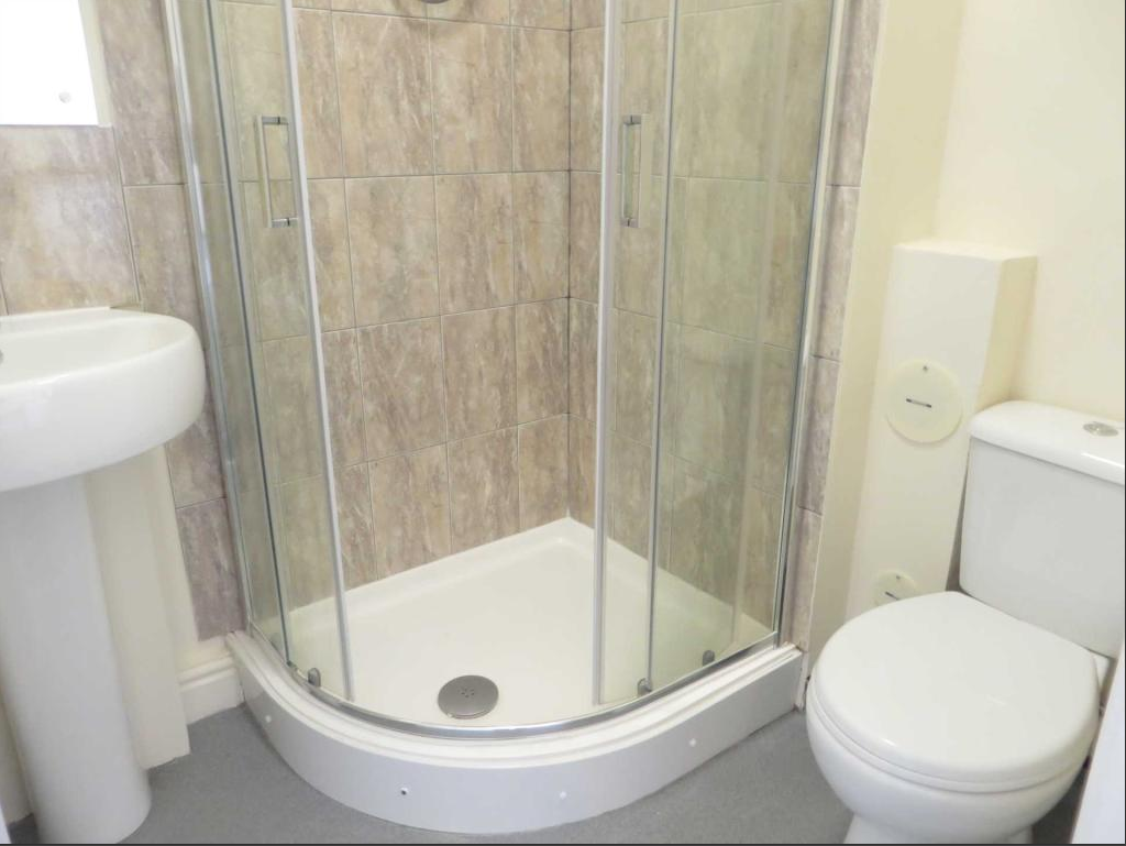 AustinsEstates's tweet photo. 💰 *** R E D U C E D *** 💰
🏠 TO LET ❗❗ Studio flat to rent
📍 Walsall Road, Wednesbury
💰 £385 PCM 💰

Must be viewed to be appreciated ❗
☎️ 01902 244200 or direct message our page! 

#moving #ukproperty #ukrealestate #ukhouses #forRentUk #housemove #movinghouse #property https://t.co/it0264A8JR