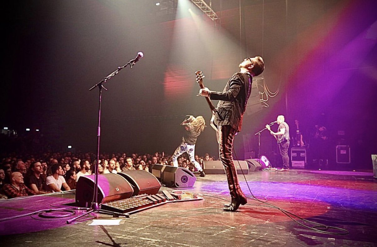 RivalSonsUSA's tweet photo. ❓Question of the Day❓
If you could go to any concert right now, what band would you see and why would it be @rivalsons? 🎶
#wearetherivalsons #andweplayrockandrollmusic
#ScottHoliday 
#JayBuchanan
#DaveBeste
#MichaelMiley
#ToddOgren
#rivalsons #sharethesons 
📸 @Talitatwoshoes https://t.co/iETEdoheCQ
