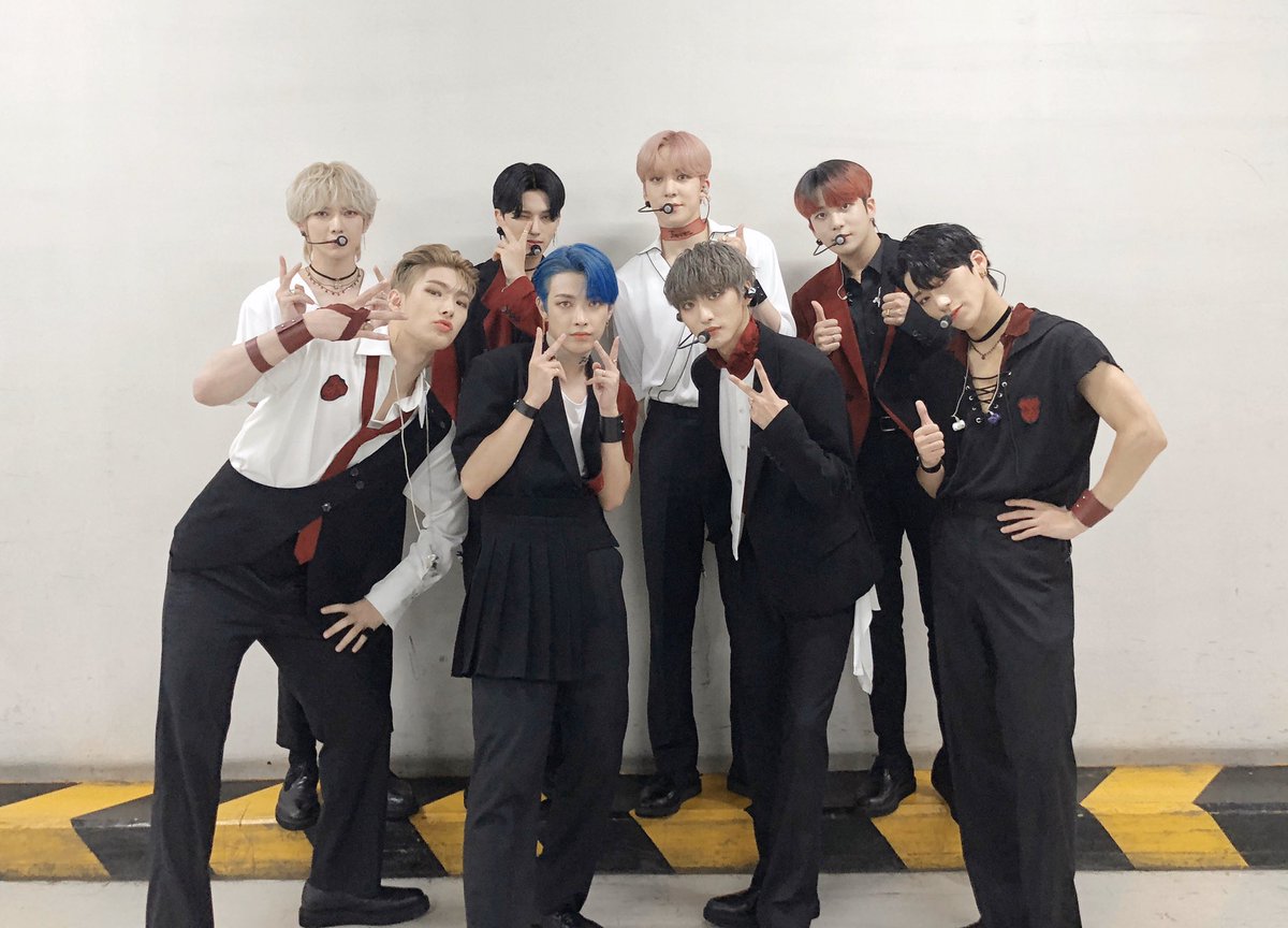 ATEEZofficial's tweet photo. [📷] TODAY ATEEZ
　
에이티니와 꿈만 같은 하루를 보내고 있는 에이티즈❤
이 꿈이라면 평생 깨지 않아도 좋아😴

#TODAY_ATEEZ #ATEEZ #에이티즈 https://t.co/VM6Lr1Wy0i