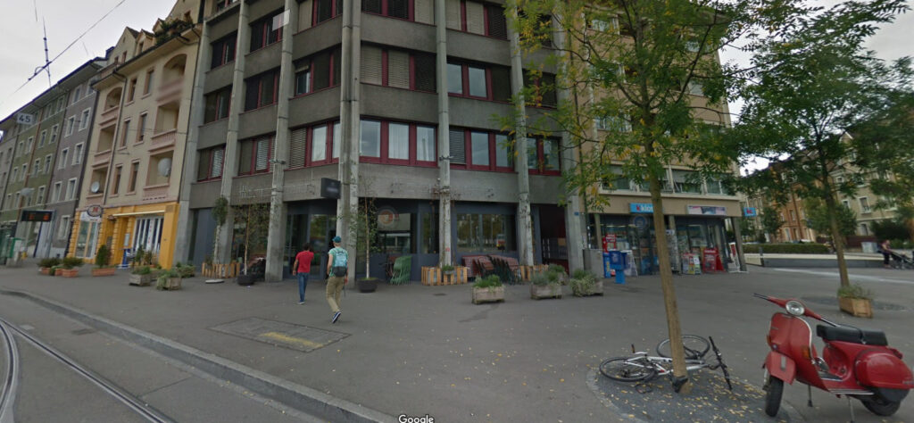 Telebasel's tweet photo. Kurz vor 5:30 Uhr wurde am Donnerstag beim #Voltaplatz-Kiosk eine jüngere Frau Opfer eines versuchten #Raubes. Der Täter ist flüchtig.
https://t.co/XLOEEGJ1ef 

#TBNews #Basel https://t.co/GJPqLdpY6v