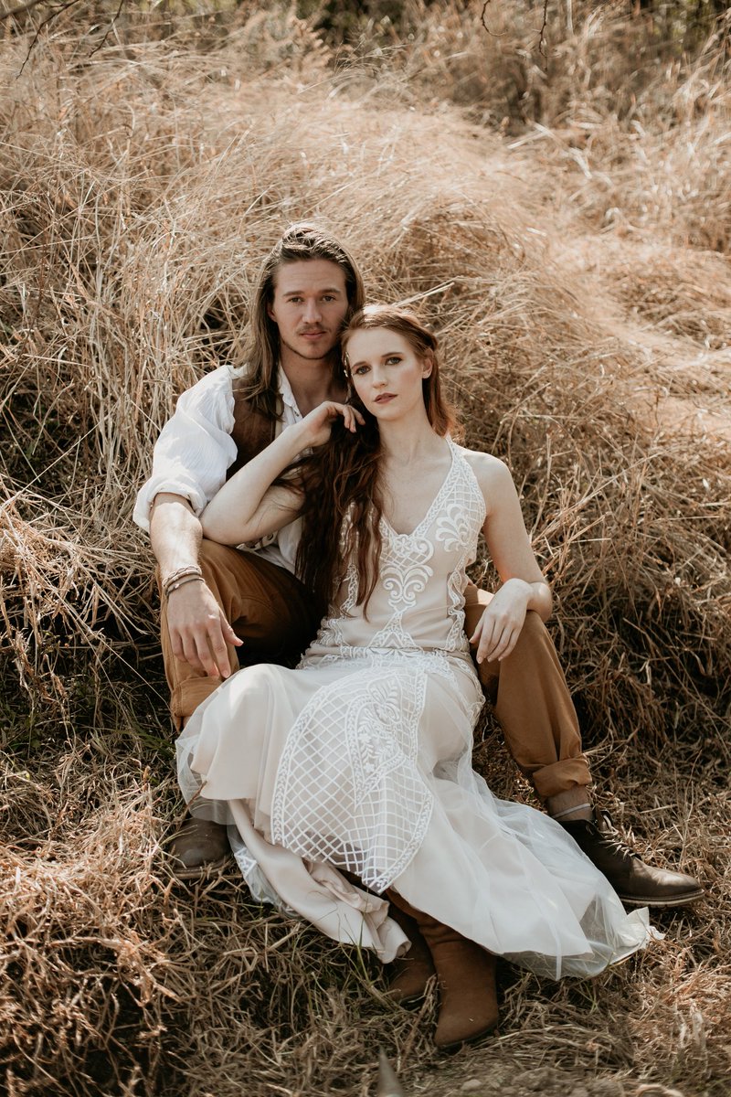 SteeleModels's tweet image. Boho Styled Bridal shoot.
Photographer 1: @moonracoonweddings
Photographer 2: @hellolove_photography
Makeupartist: @makeup_bymonique
Models: @daneventer_25 
@nastascha.janz
@zanllie_s
Venue: @blackhorser98
Flowers: @dreamcanvasevents
Dress: @new_romantics_couture