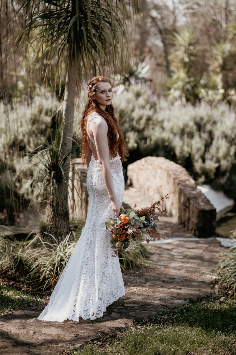 SteeleModels's tweet image. Boho Styled Bridal shoot.
Photographer 1: @moonracoonweddings
Photographer 2: @hellolove_photography
Makeupartist: @makeup_bymonique
Models: @daneventer_25 
@nastascha.janz
@zanllie_s
Venue: @blackhorser98
Flowers: @dreamcanvasevents
Dress: @new_romantics_couture