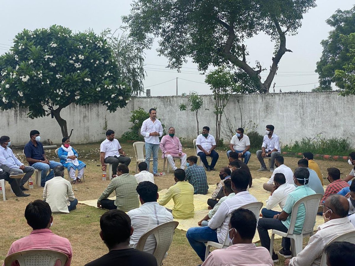 sitaramlamba's tweet photo. Attended @IYCGujarat Assembly Level meeting in Karjan #Varodra with @GulabsinhRajput ji
Discussion on upcoming By polls & our role. https://t.co/5EYhM7NLiH