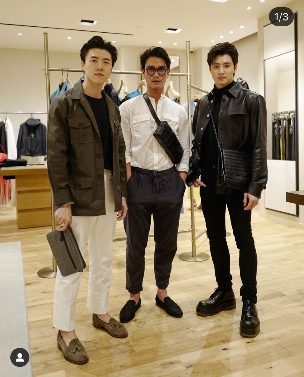porche1807's tweet photo. Men in black 
หล่อมากในชุดหนังสีดำ🥰
#MeanPhiravich
#M34NION 
#VogueShopping #BottegaVeneta #Prefall2020
Cr .IG VogueThailand https://t.co/16wto4CLoL