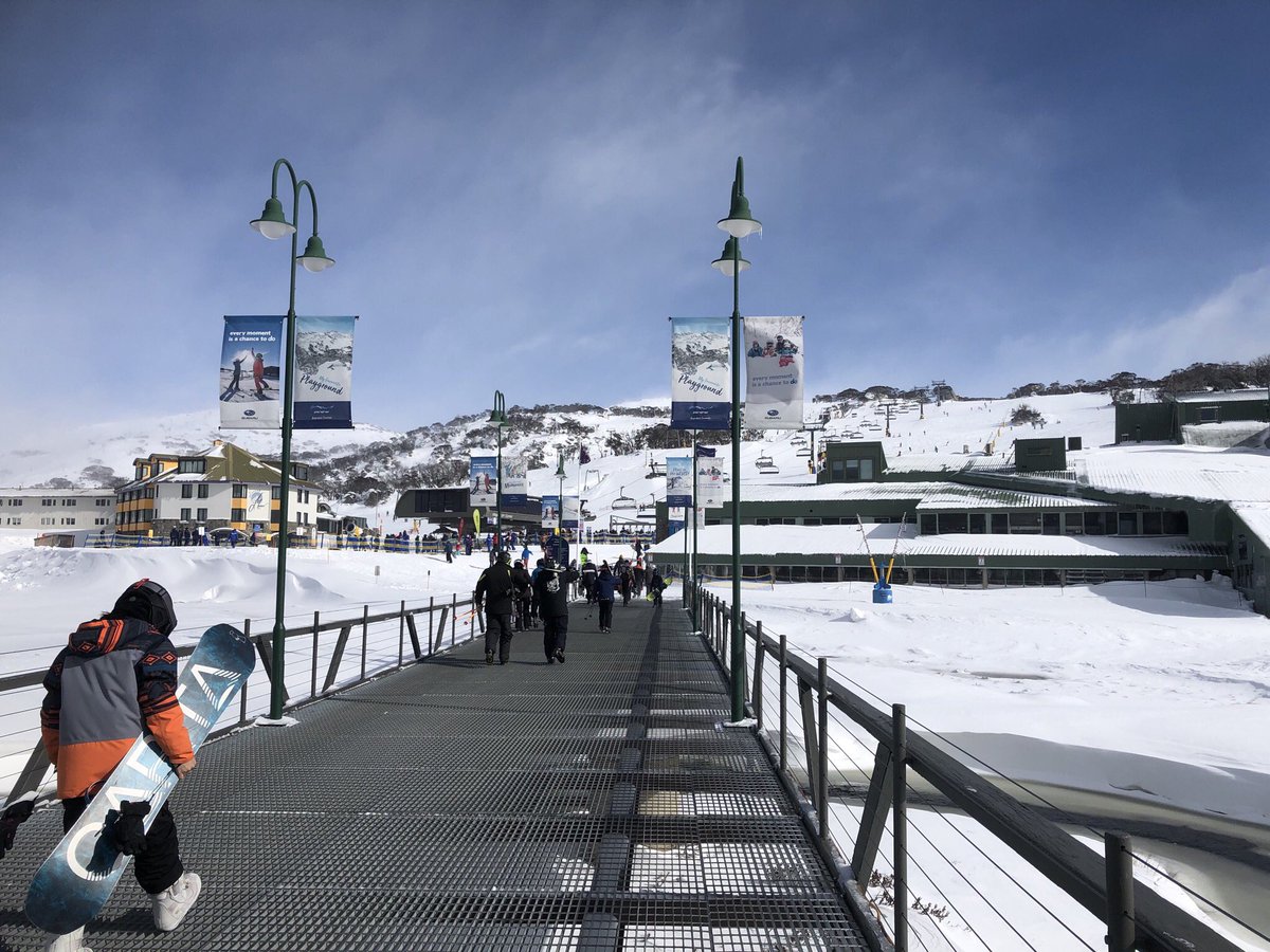 Soon enough I was at Perisher station, the middle of 3 Skitube stations. (The Upper terminus is Blue Cow, which I didn’t visit yesterday; at 1905m above sea level Blue Cow is Australia’s highest railway station.)You reach the Perisher resort by this footbridge from the station.