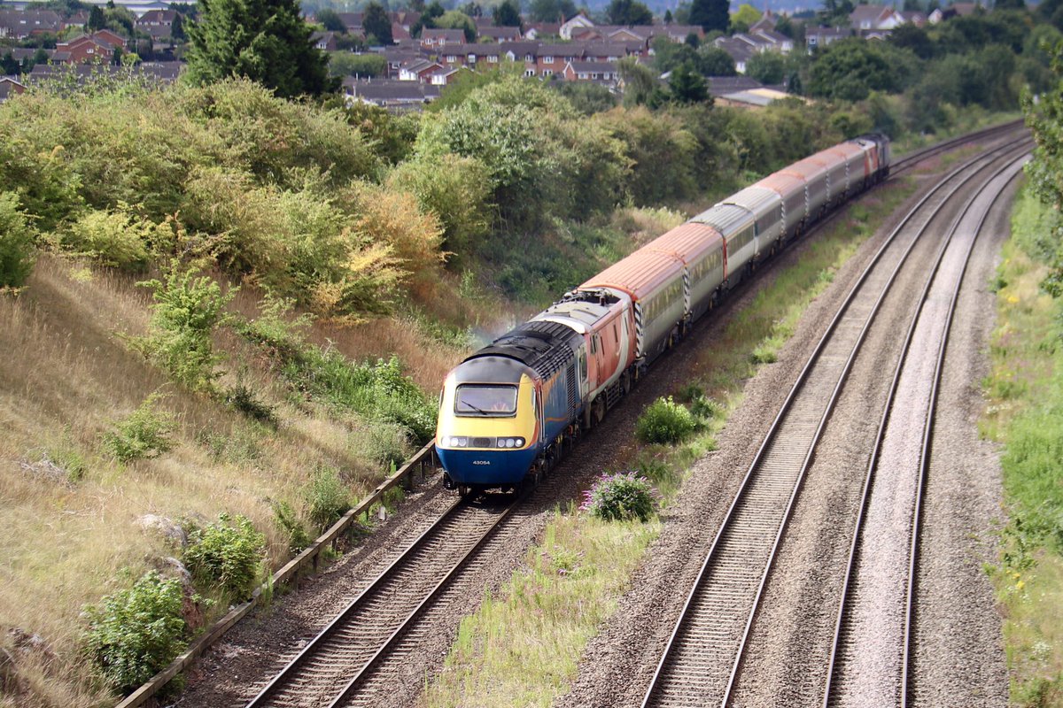 Rail Operations Group 5Q45 1015 Leicester Locomotive Inspection Point > Peterborough Eastfield on the Up & Down Slow at Thurmaston...

...Formed with #HST power cars 43066+43054, plus #Class91 91122+91128 ‘INTERCITY 50’, & eight DATS Mk3 trailers.

#MML
06/08/20