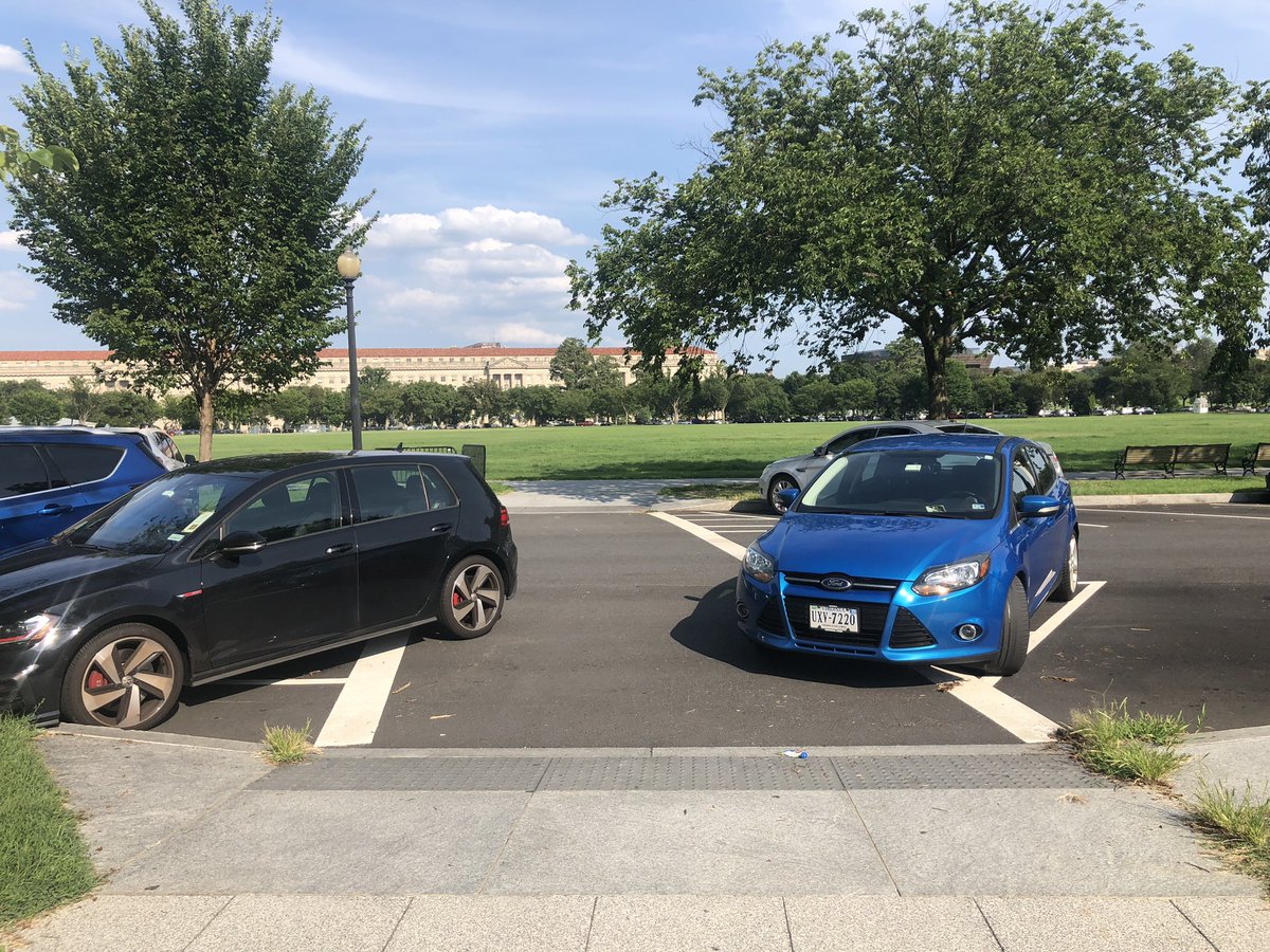 thematadorsport's tweet photo. @WhiteHouse please tell your staff to park properly and to stop blocking the crosswalk!!! #ada @DCPoliceDept #parking #ticket https://t.co/kqVCSrmuAC
