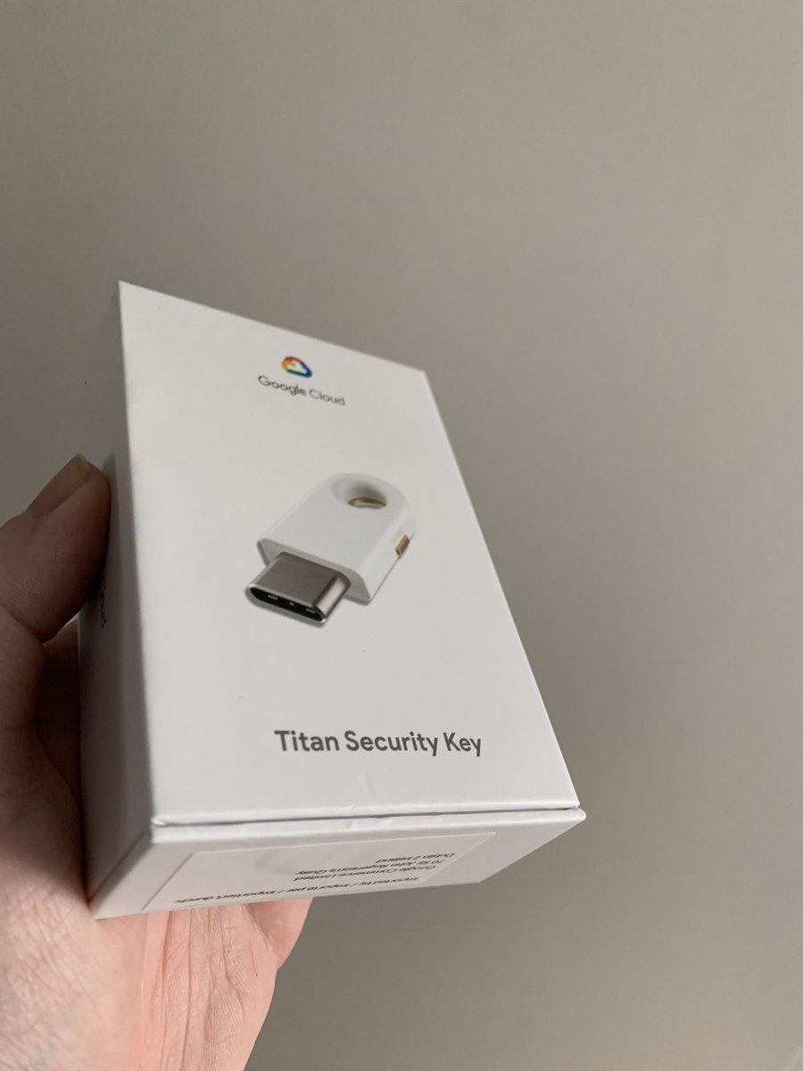 i0n1c's tweet image. So @google #titansecurity keys come packaged like that that anyone can just open and replace without having to break a seal?