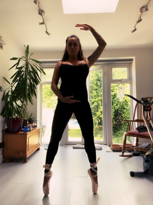 My happy place 🩰🩰 https://t.co/Sqv0S4IApQ<a href="/tag/gameofthrones"class="tags"><span>#gameofthrones</span></a>