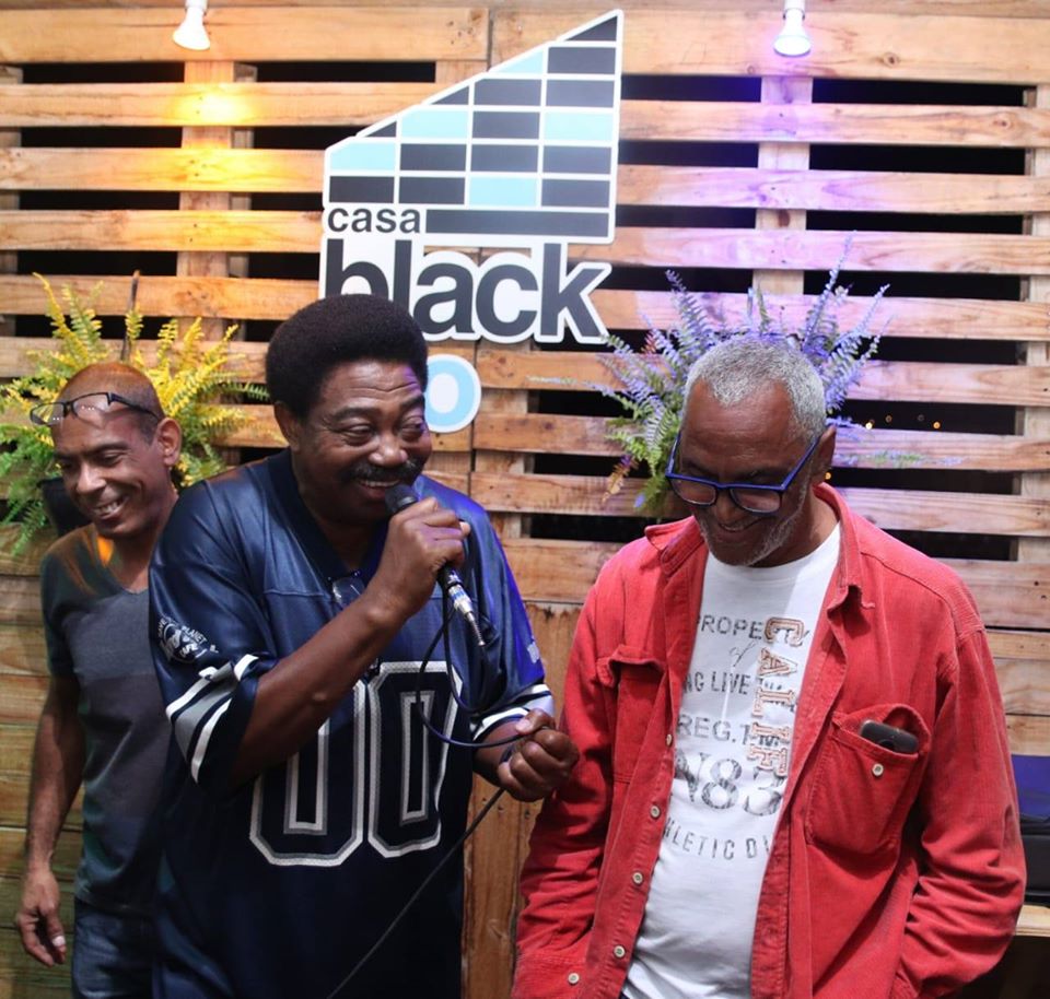 casablackrio's tweet photo. Sempre importante respeitar quem veio primeiro. Quem cavou pra gente estar aqui. MR. Paulão, máximo respeito #Classicos do charme

#Charme #Hiphop #Black #casablack #madureira #suburbio #TBT https://t.co/09GiFEQyNL