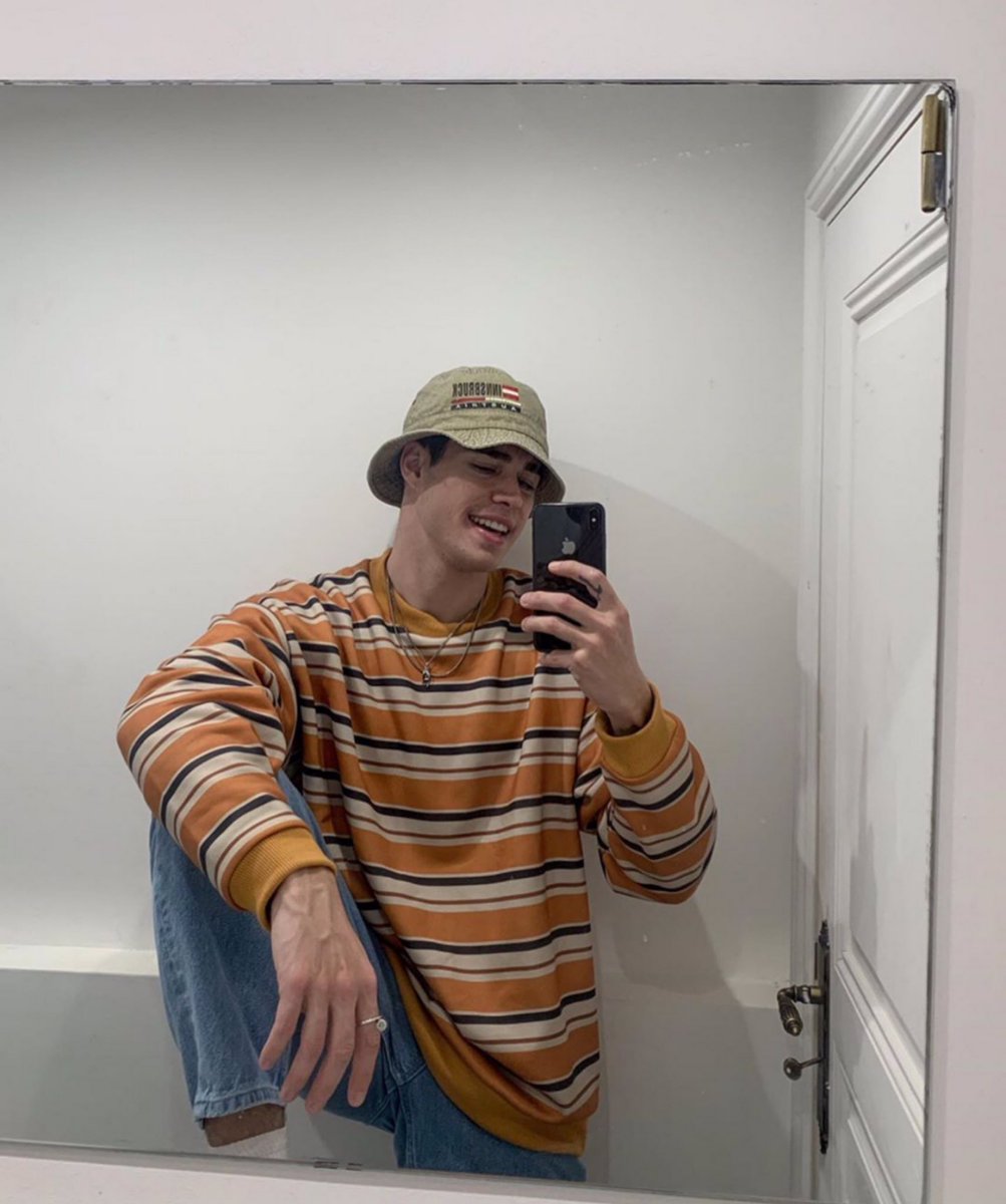 Hi! I do an #openfollow for western rp. Rt this tweet and I will follow you.