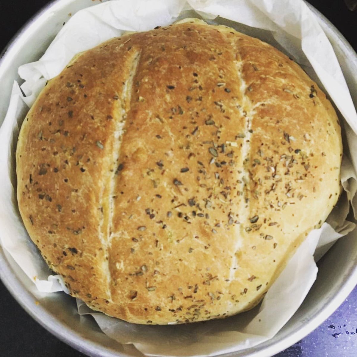 preetibose26's tweet photo. They say the ‘proof’ is in the pudding, err bread. It proofed beautifully today and the herb bread turned the house into an aromatic den! 💛
#homemade #bake #herbbread #bread #breadmaking #homemadebread #joysofbaking https://t.co/Ol5Ex36acQ